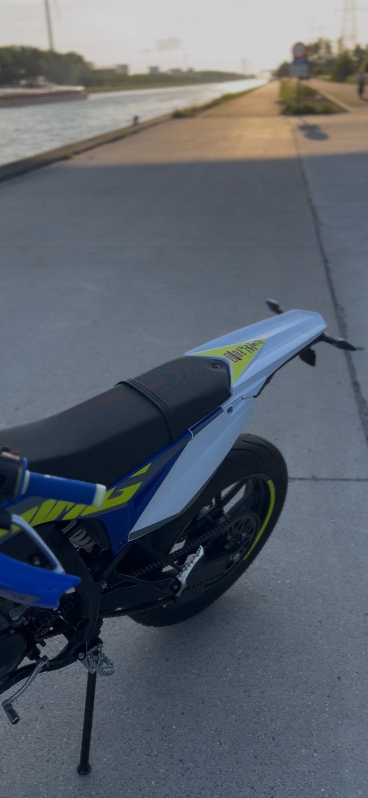 Sherco sm50r tekoop 4400km op teller MOET SNEL WEG, Ophalen, Zo goed als nieuw
