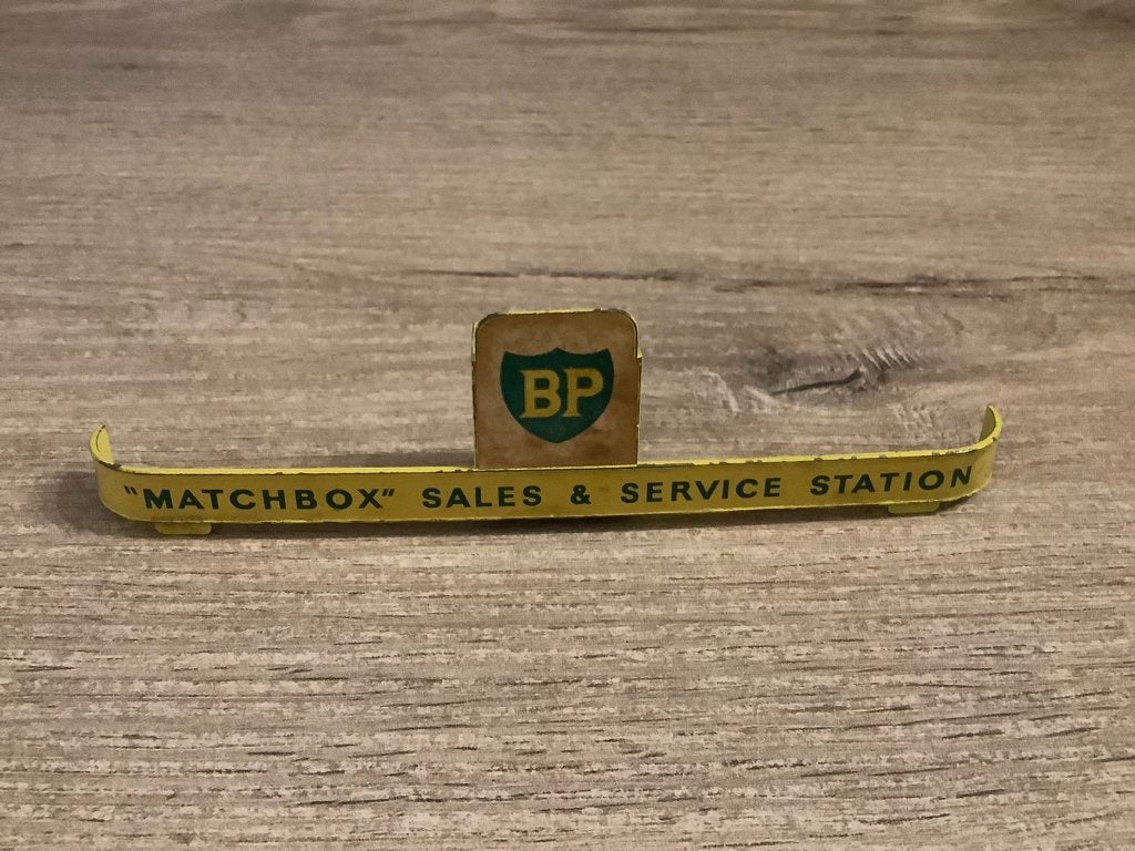BP metalen reclame bordje (4x15 cm), Verzamelen, Merken en Reclamevoorwerpen, Ophalen of Verzenden, Gebruikt, Reclamebord