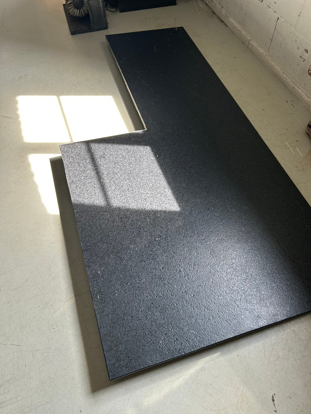 Table cuisine en Granit noir, Comme neuf, 50 à 100 cm, Noir, 150 à 200 cm