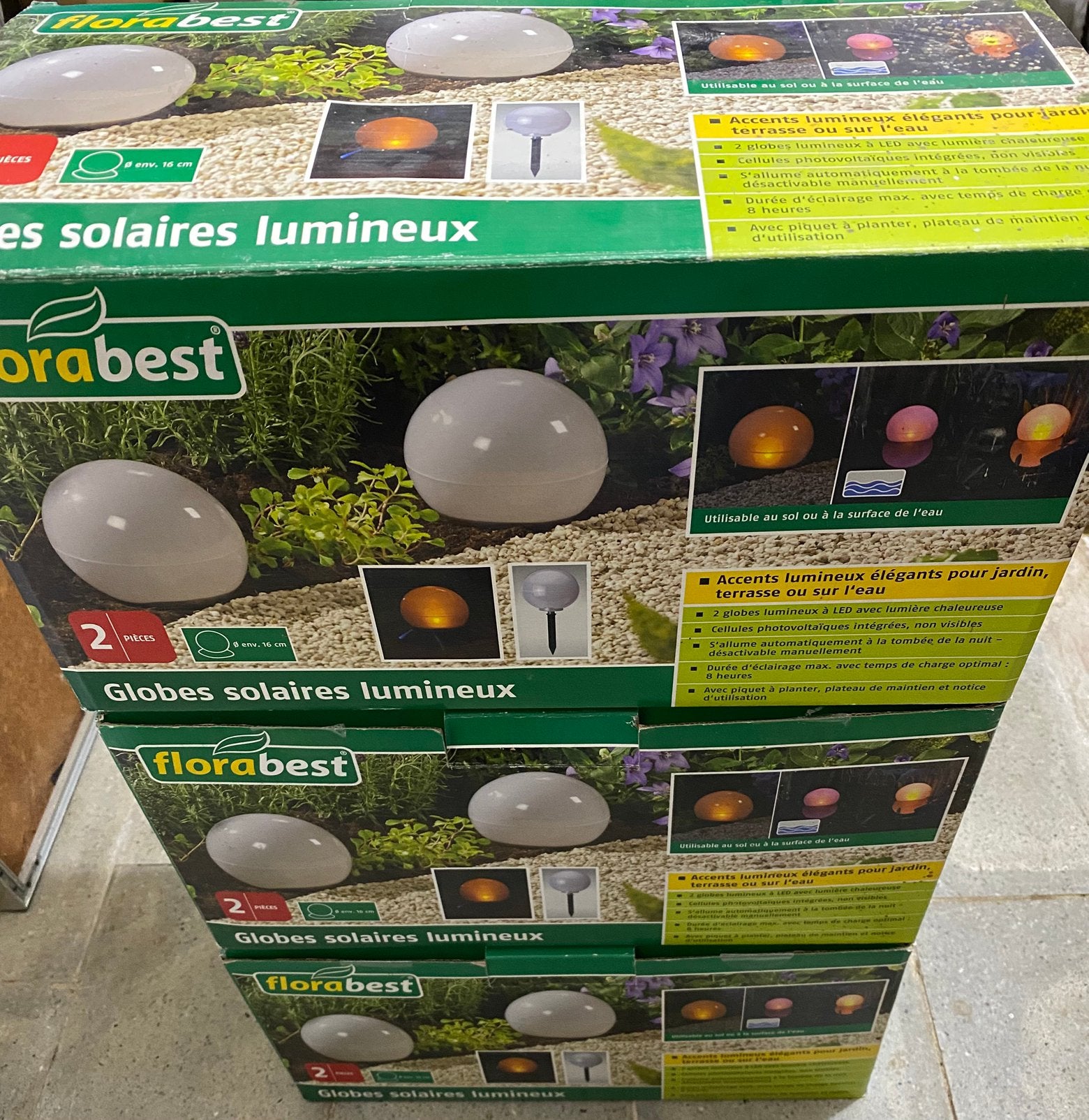 6 Globes Solaires Lumineux sur pieux diamètre 16cm, 25€, Jardin & Terrasse, Capteur lumière-obscurité, Enlèvement ou Envoi, Énergie solaire