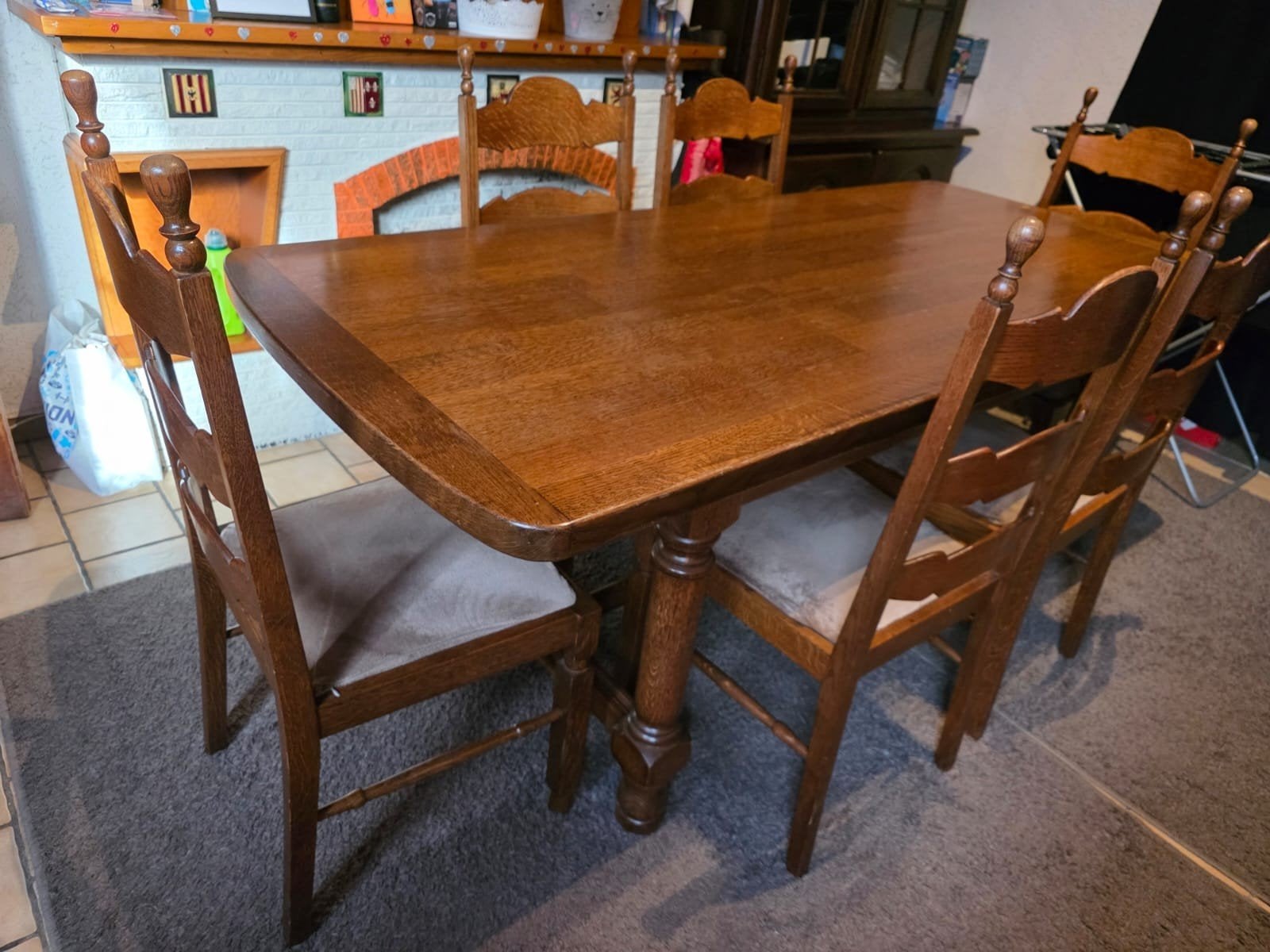 Mooi tafel met 6 stoel, Ophalen