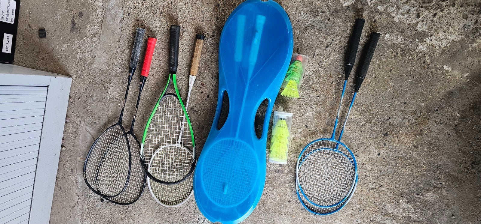 Set de badminton avec filet, raquettes de squash et accessoi, Sports & Fitness, Enlèvement, Raquette(s)