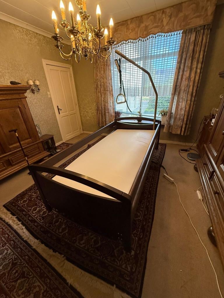 Hoog laag bed Imperia nieuwprijs 1895 € met nieuwe matras, Ophalen, Zo goed als nieuw