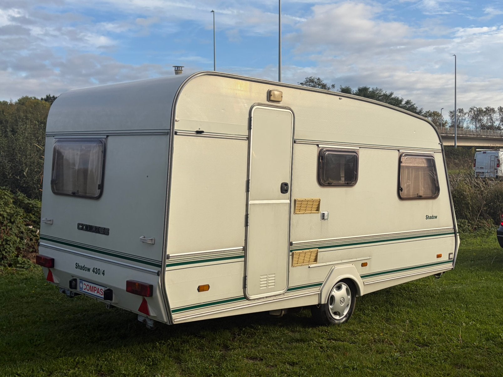 Compass Shadow 430 + Voortent - Inschrijfklaar, Particulier