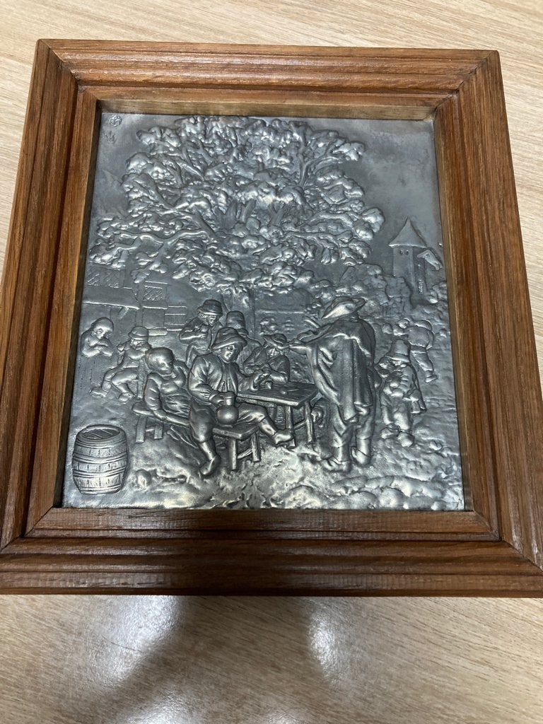 Tinnen reliëf met houten kader, Antiek en Kunst, Curiosa en Brocante, Ophalen of Verzenden