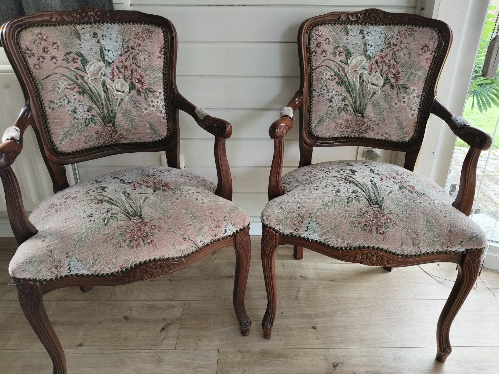 twee mooie goede stoelen, Ophalen