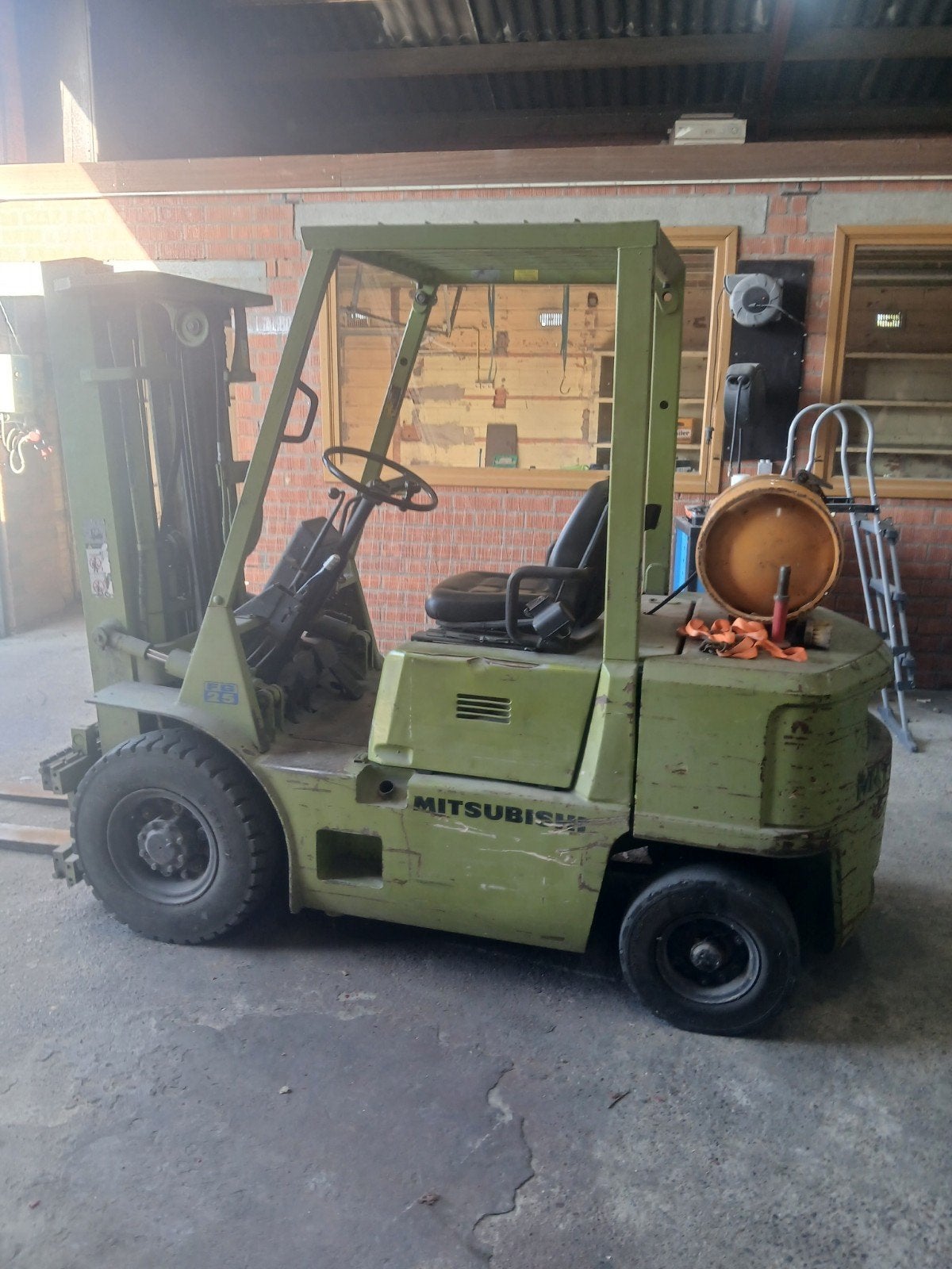 heftruck mitsubishi FG25, Heftruck, Mitsubishi, 2000 tot 3000 kg, Ophalen
