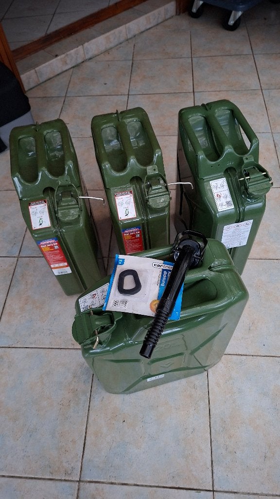 4 Jerrycans 20L métalliques + bec verseur, Enlèvement, Neuf