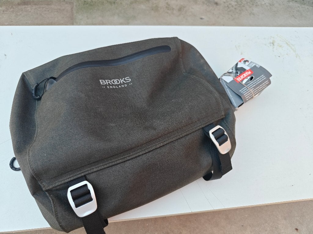 Brooks Scape Handlebar  Bag Mud Green 10L (NIEUW), Fietsen en Brommers, Fietsaccessoires | Fietstassen, Ophalen, Nieuw