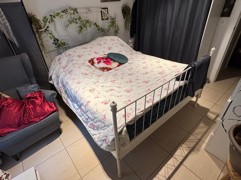 Bedframe Wit Metaal 160x200 + 2x Lattenbodem 80x200, Ophalen, Gebruikt, Tweepersoons, 200 cm