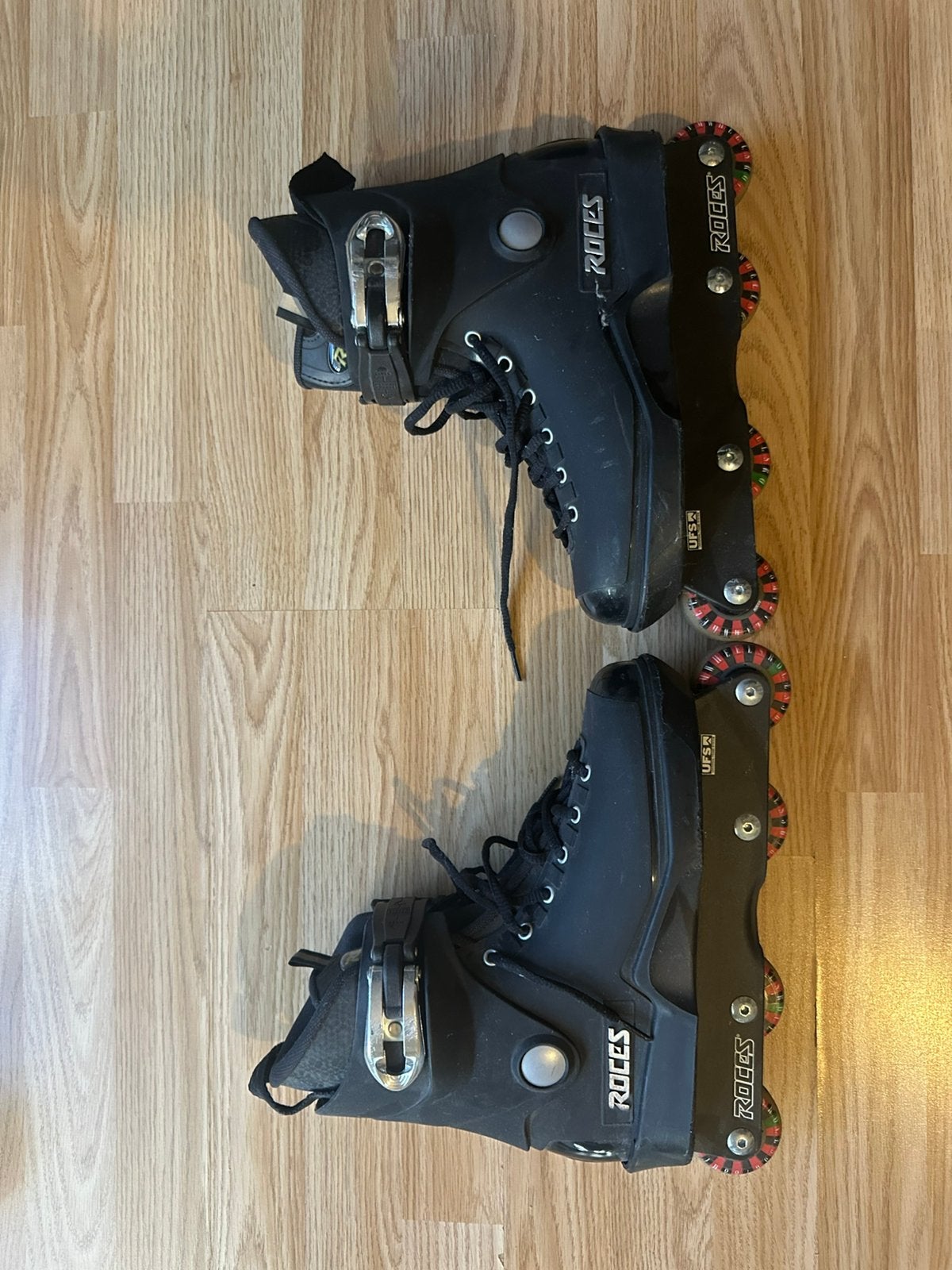 Stuntskates roses maat 42, Sport en Fitness, Snowboarden, Ophalen, Zo goed als nieuw