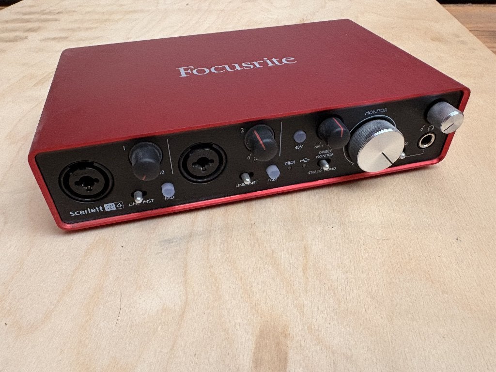 Focusrite Scarlett 2i4 2nd Gen USB-audio-interface met MIDI, Muziek en Instrumenten, Midi-apparatuur, Ophalen of Verzenden, Gebruikt