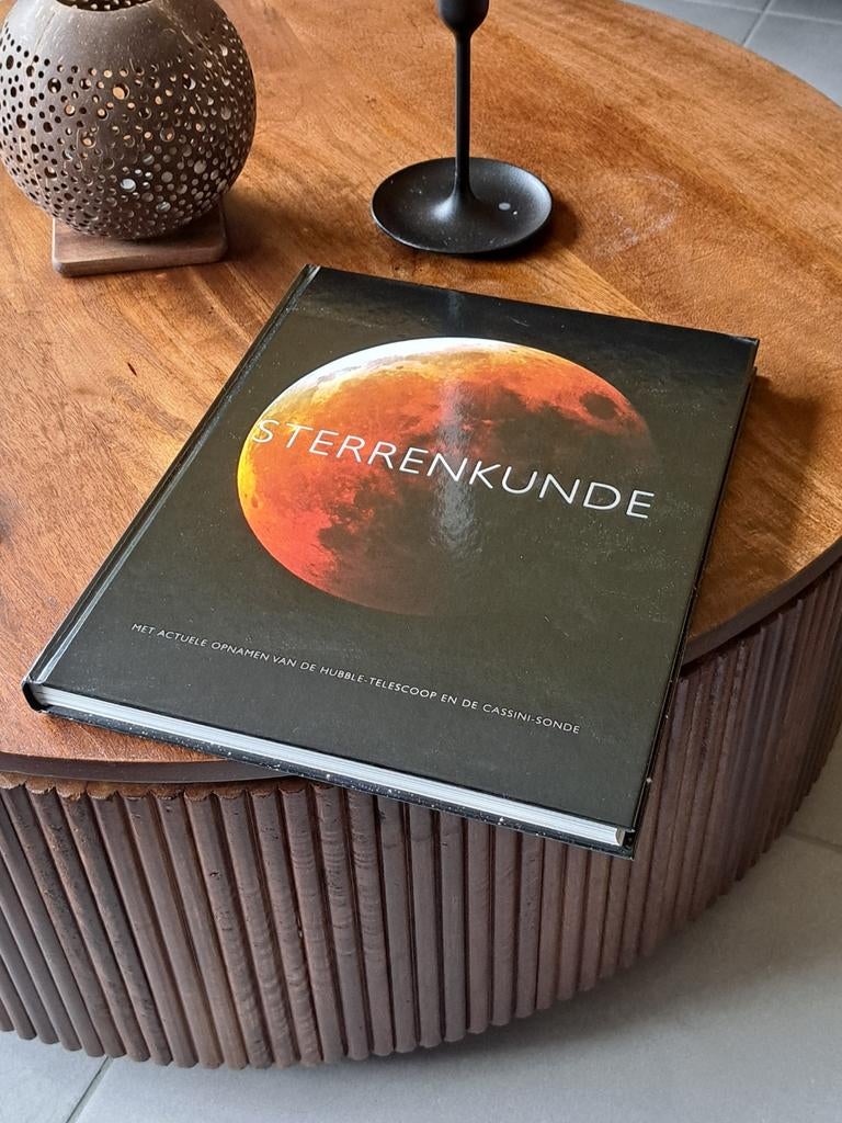 Sterrenkunde boek, Huis en Inrichting, Ophalen