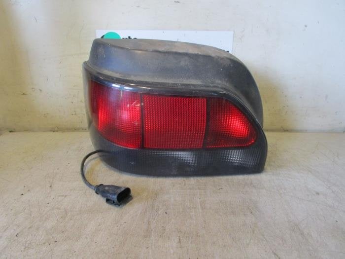 Feu arrière gauche d'un Renault Clio (Clio 1 91-), Autos : Pièces & Accessoires, Renault, -, Utilisé, -