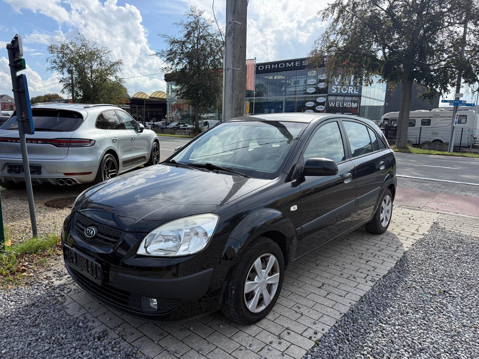 KIA RIO 1.5 CRDI 110 NIEUWSTAAT WEINIG KM DIGITALE AIRCO ✅, Auto's, Stof, 1498 cc, Beige, Zwart