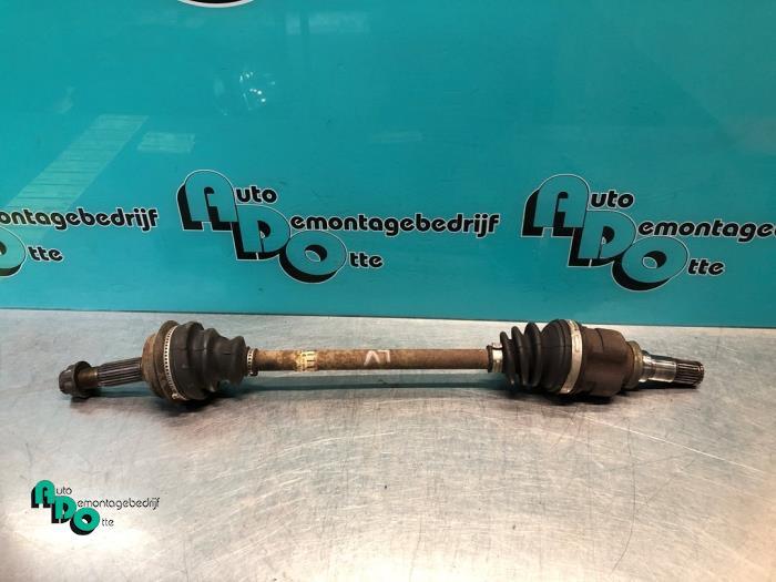 Aandrijfas links-voor van een Peugeot 107 (107 05-), Auto-onderdelen, Gebruikt, -, -, Ophalen of Verzenden