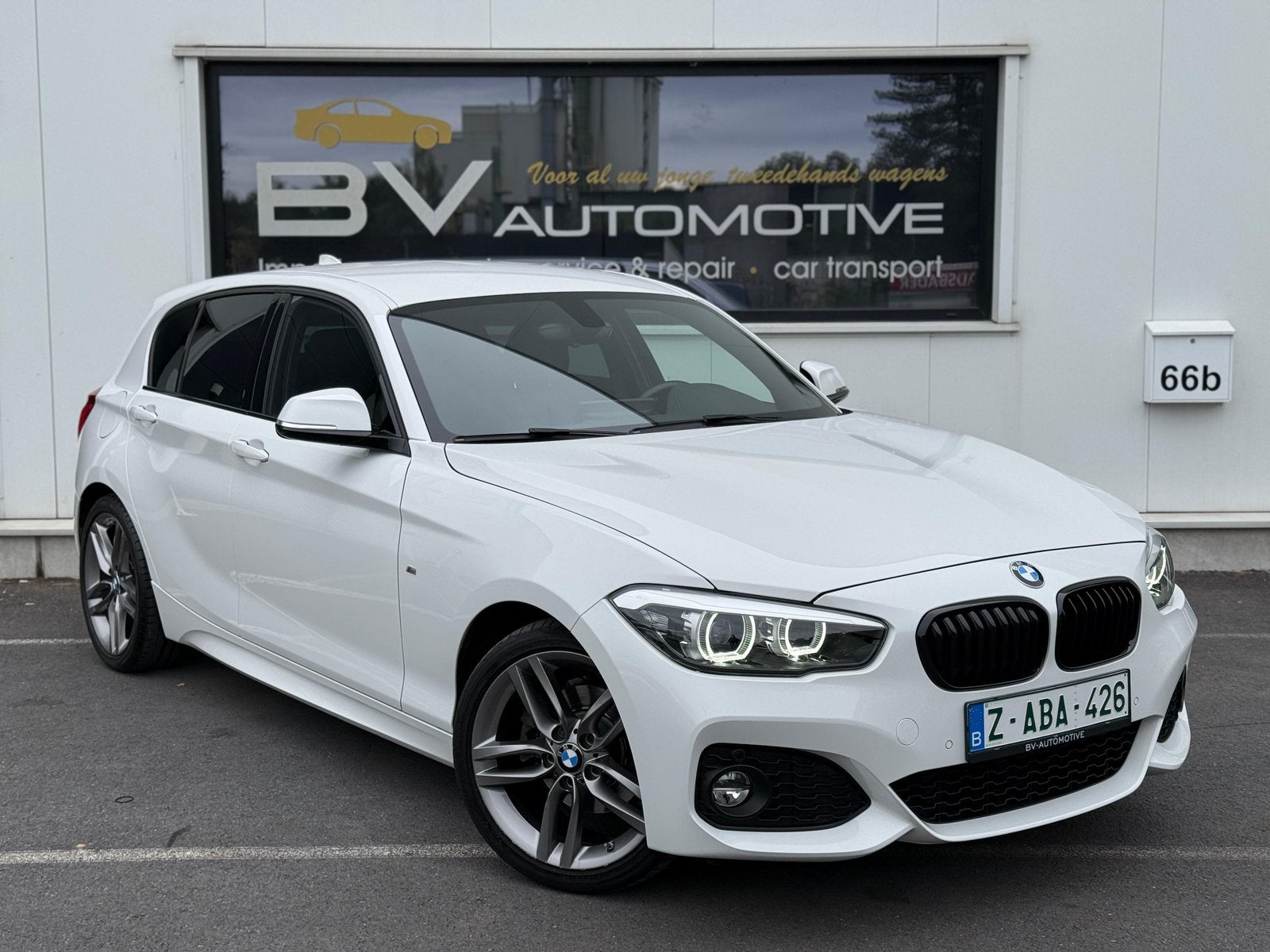 BMW 118i M pack 2018 - NAVI PRO - LED - HiFi, Auto's, Wit, Leder, Bedrijf, 1500 kg