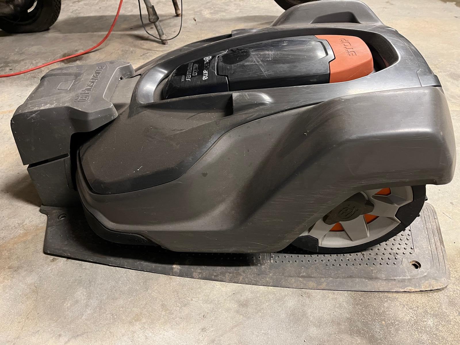 Robot tondeuse Husqvarna, Enlèvement, Comme neuf