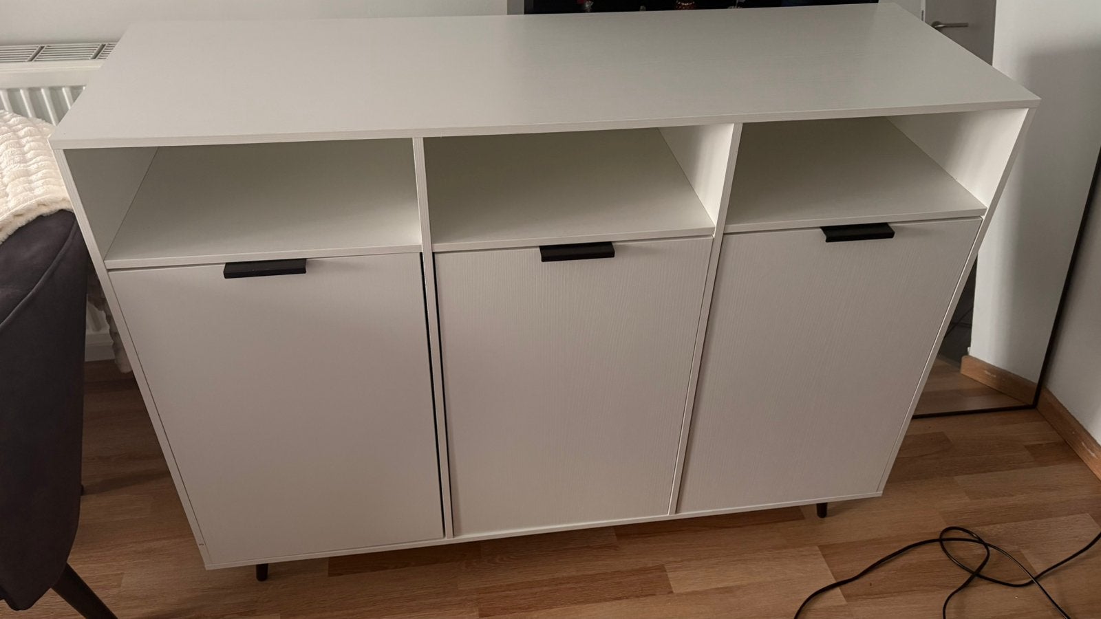 Buffet / meuble de rangement COSTWAY blanc 3 portes, 25 à 50 cm, Avec porte(s), Moins de 100 cm, Comme neuf
