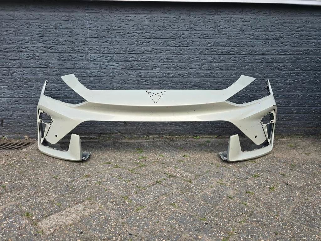 Seat Cupra Leon 5FA Facelift 2024+ Voorbumper Bumper 6xPDC O, Gebruikt, Autovia A-2, Km 585 585
08760  Martorell, ES, SEAT S.A.