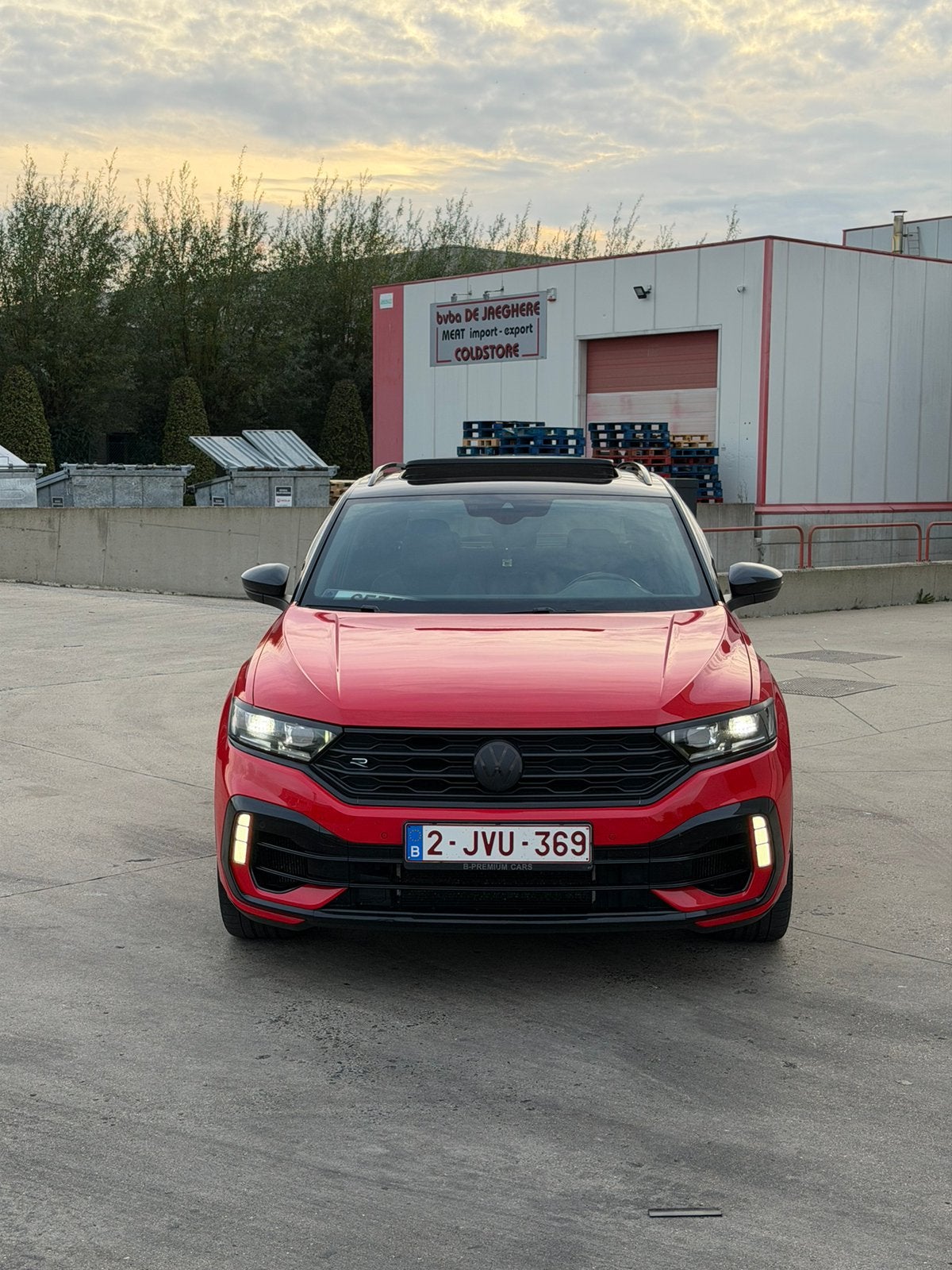 Volkswagen T-Roc R 2.0 TSI 4Motion 300 CV — Milltek, Autos, Rouge, Euro 6, Carnet d'entretien, Alcantara