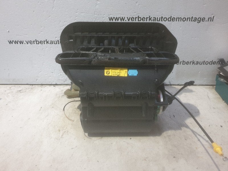 BOITIER VENTILATEUR BMW 3 serie Touring (E36 / 3), Utilisé, BMW, Petuelring 130
80809  München, DE, Bayerische Motoren Werke AG