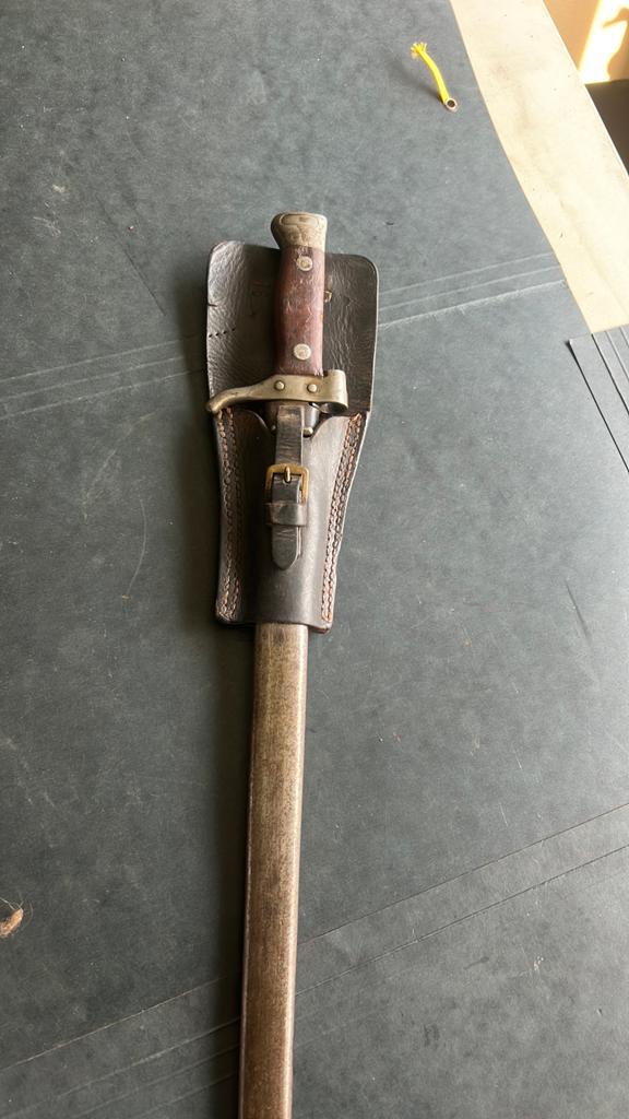 Baïonnette Bertier française avec fourreau et grenouille, Collections, Objets militaires | Général, Enlèvement ou Envoi