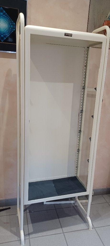 armoire à pharmacie et desserte, Enlèvement