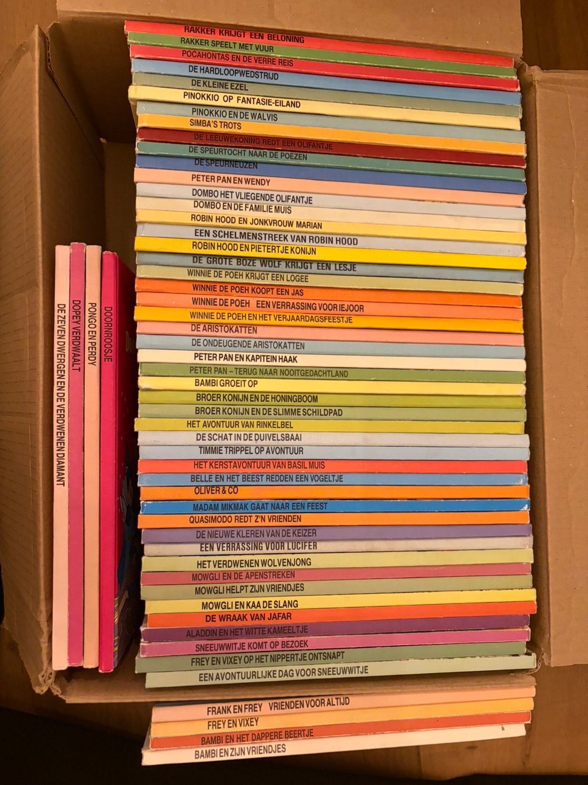 LOT Disney boekenclub - 56 stuks, Ophalen of Verzenden, Gelezen, Jongen of Meisje, Fictie algemeen