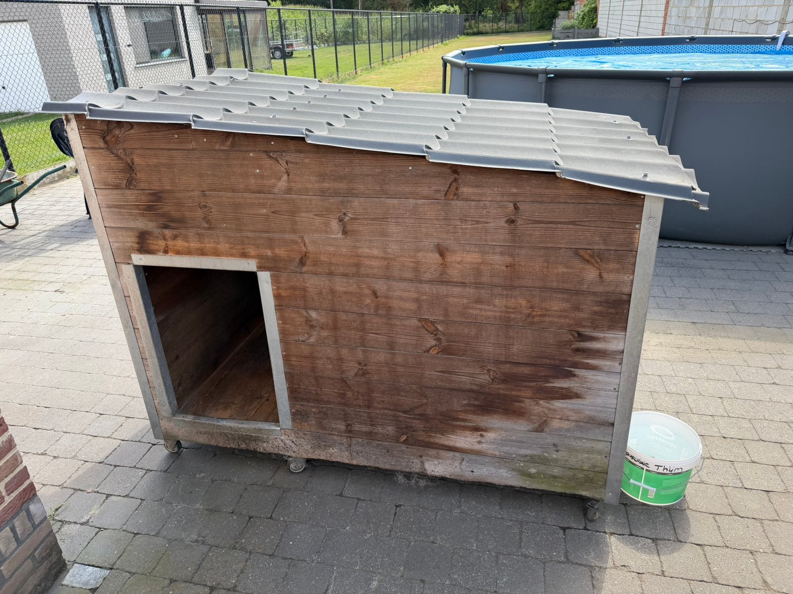 Massief houten hondenhok, Dieren en Toebehoren, Hondenhokken, Ophalen, Gebruikt, Hondenhok