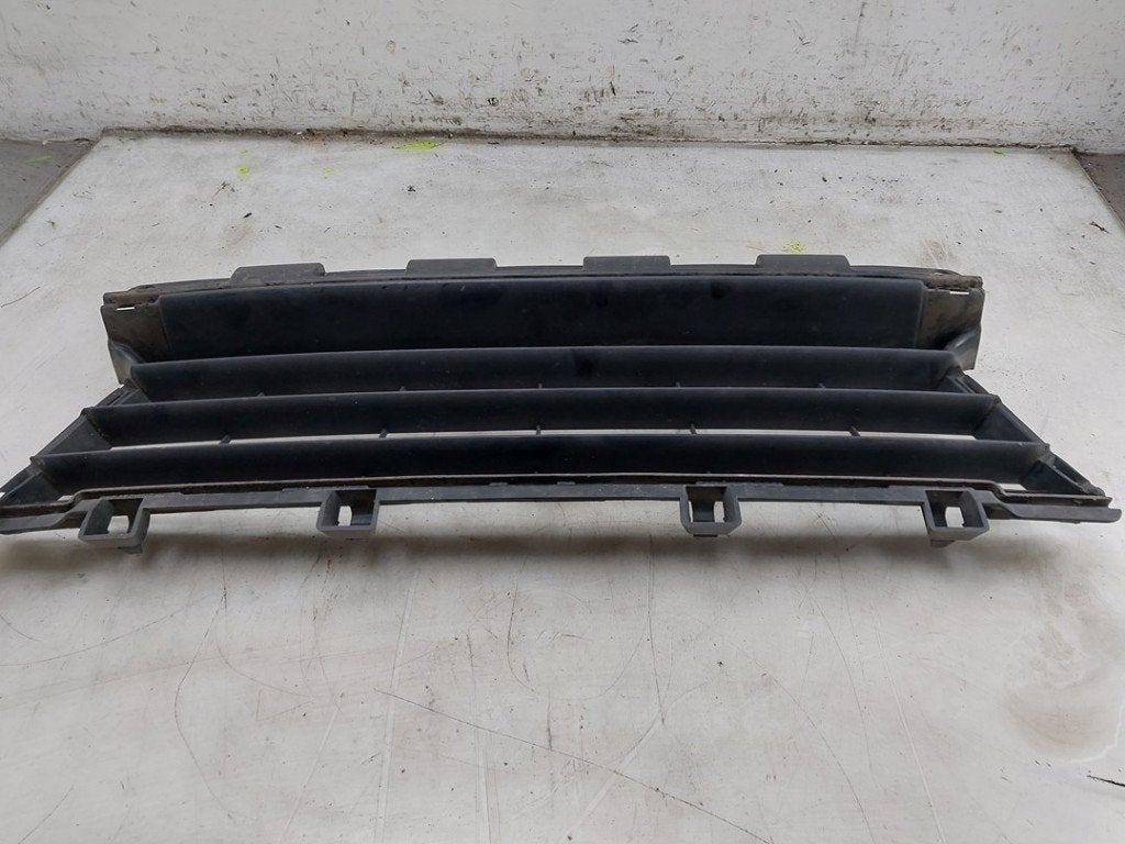 GRILLE DE PARE-CHOCS Peugeot 308 (L3 / L8 / LB / LH / LP), Autos : Pièces & Accessoires, Kontakt-peugeot@peugeot.com, Utilisé