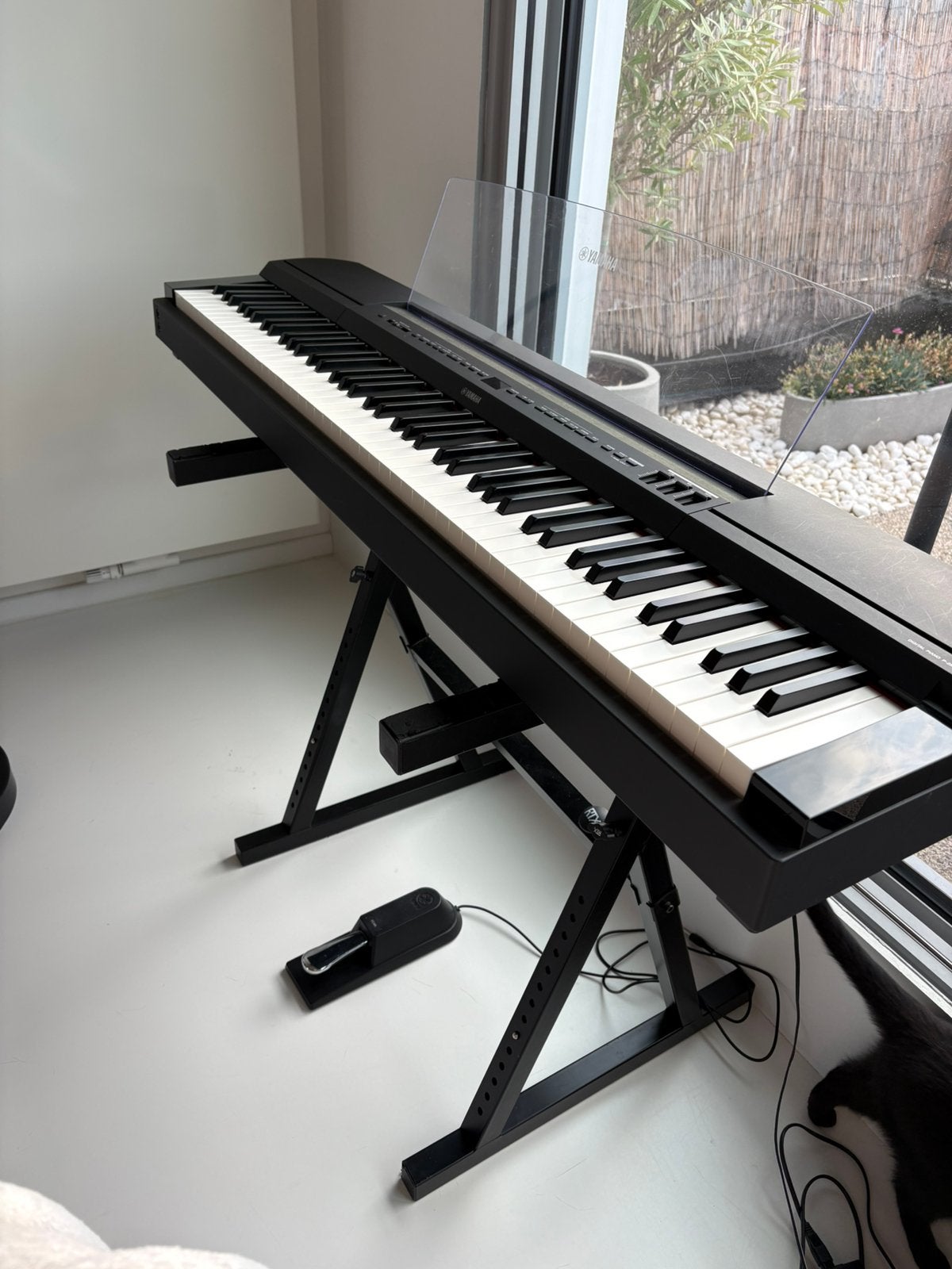 Digitale (stage)piano(set) - Yamaha P-255B, Enlèvement, Comme neuf, Piano