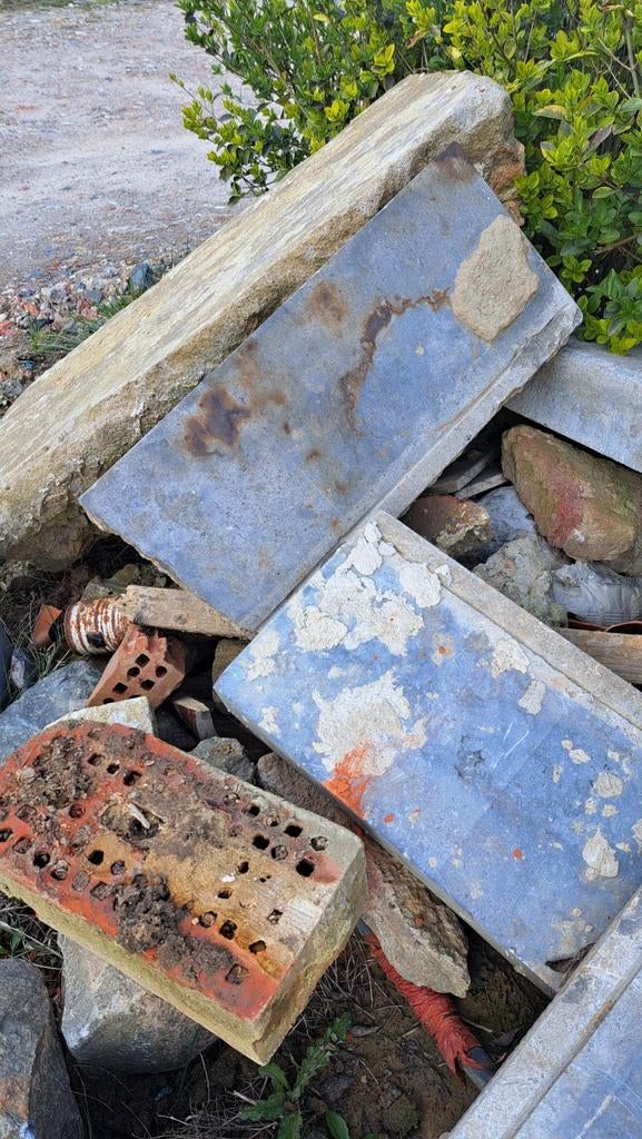 Rubble (atelier de pierre et de pâte), Enlèvement