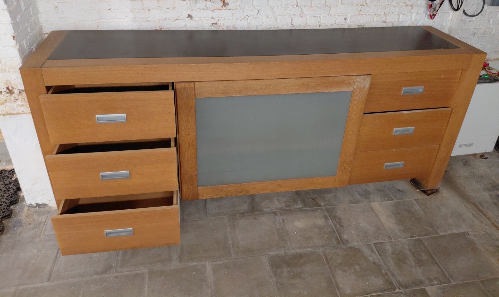 Gratis Dressoir, Ophalen