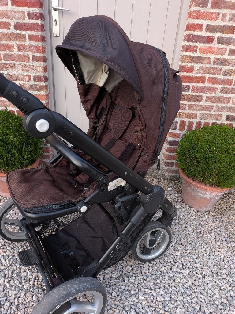Propere bruine Mutsy Evo buggy met voetenzak in goede staat, Kinderen en Baby's, Buggy's, Ophalen, Gebruikt, Overige merken, Voetenzak