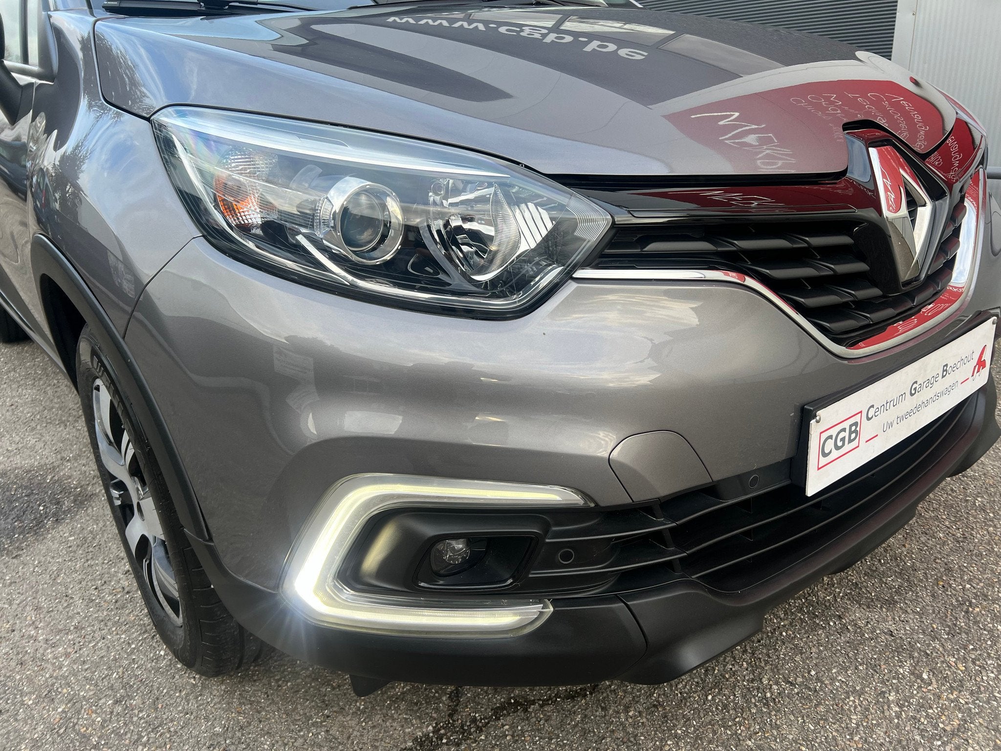 Renault Captur 0.9Tce 90pk Energy corp edition, Autos, Renault, Argent ou Gris, Achat, 90 ch, Euro 6