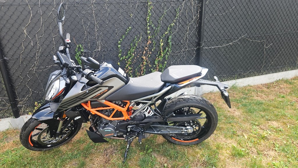 KTM DUKE125 1582km 10/2022 recent onderhoud, Motoren, Motoren | KTM, LED Verlichting, Occasion, Bedrijf, 125 cc