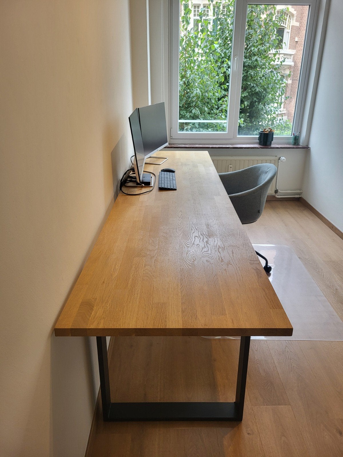 Mooi houten bureau (250 x 65 cm) met zwarte poten – Grote we, Ophalen