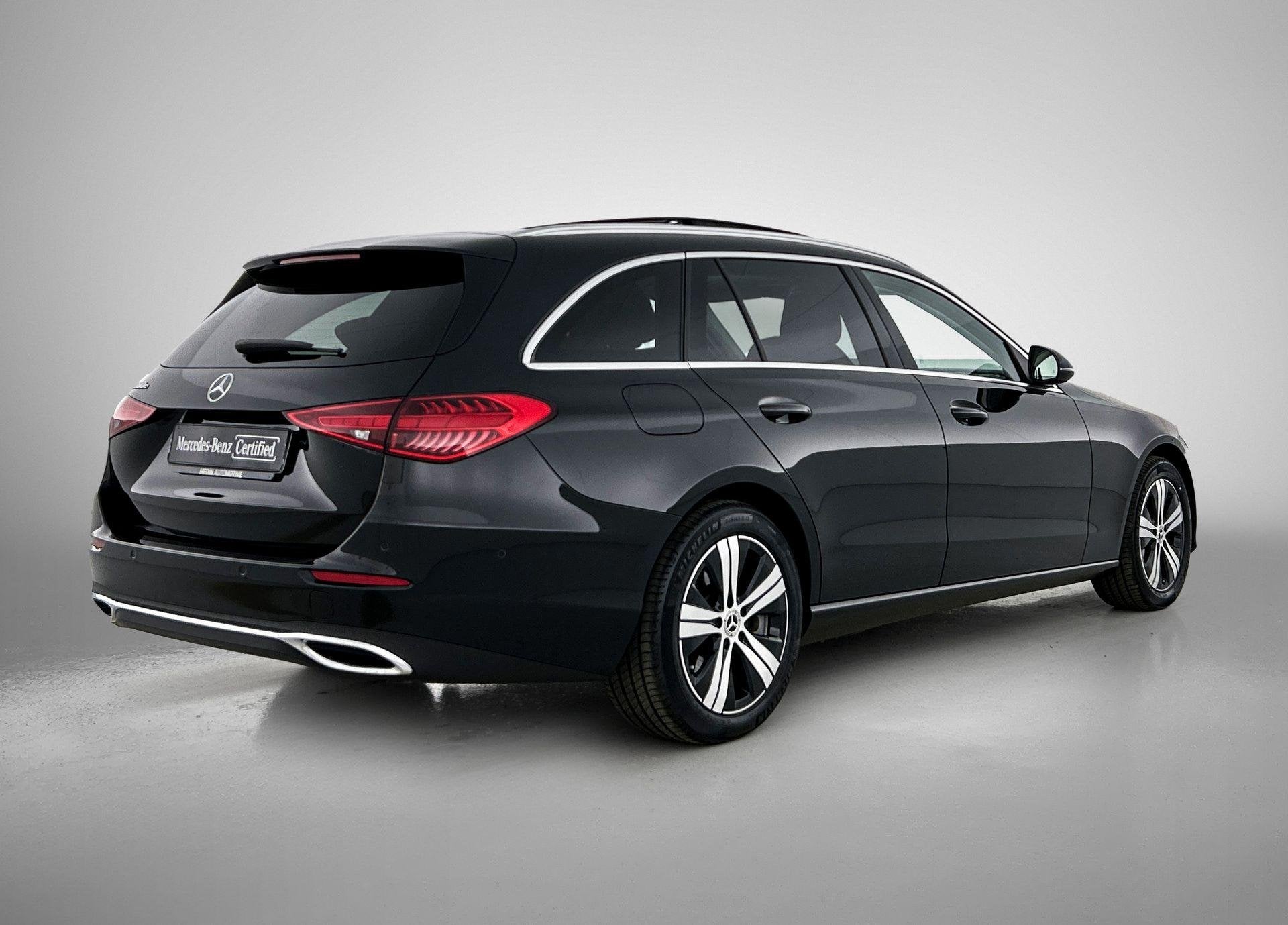 Mercedes-Benz C-Klasse 300 e Break Luxury Line | Smartphone, Automaat, Dealer onderhouden, 4 cilinders, Zwart