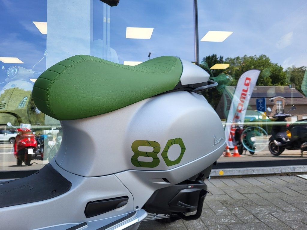 Vespa GTS 310 Edition Ottantesimo, Motos, Scooter, Entreprise, Neuf, Permis Moto A2 minimum