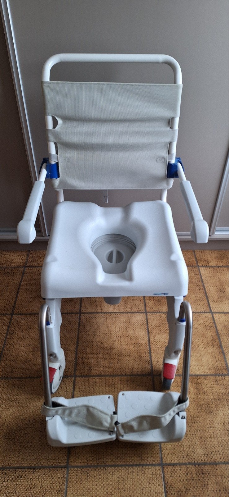 Chaise de douche et WC sur roulettes - Aquatec Océan Ergo, Enlèvement, Comme neuf