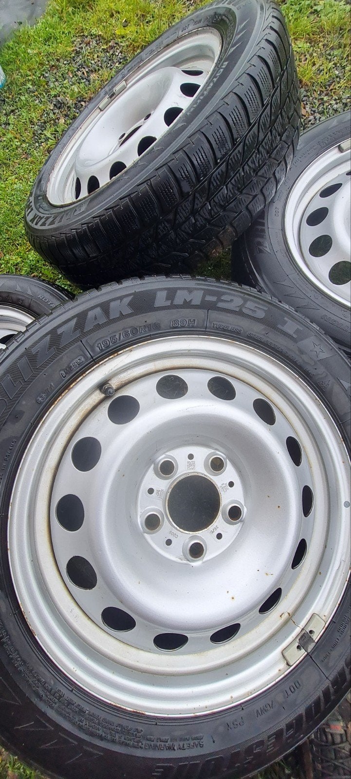 jantes avec pneus hivers 70€, Enlèvement, Utilisé