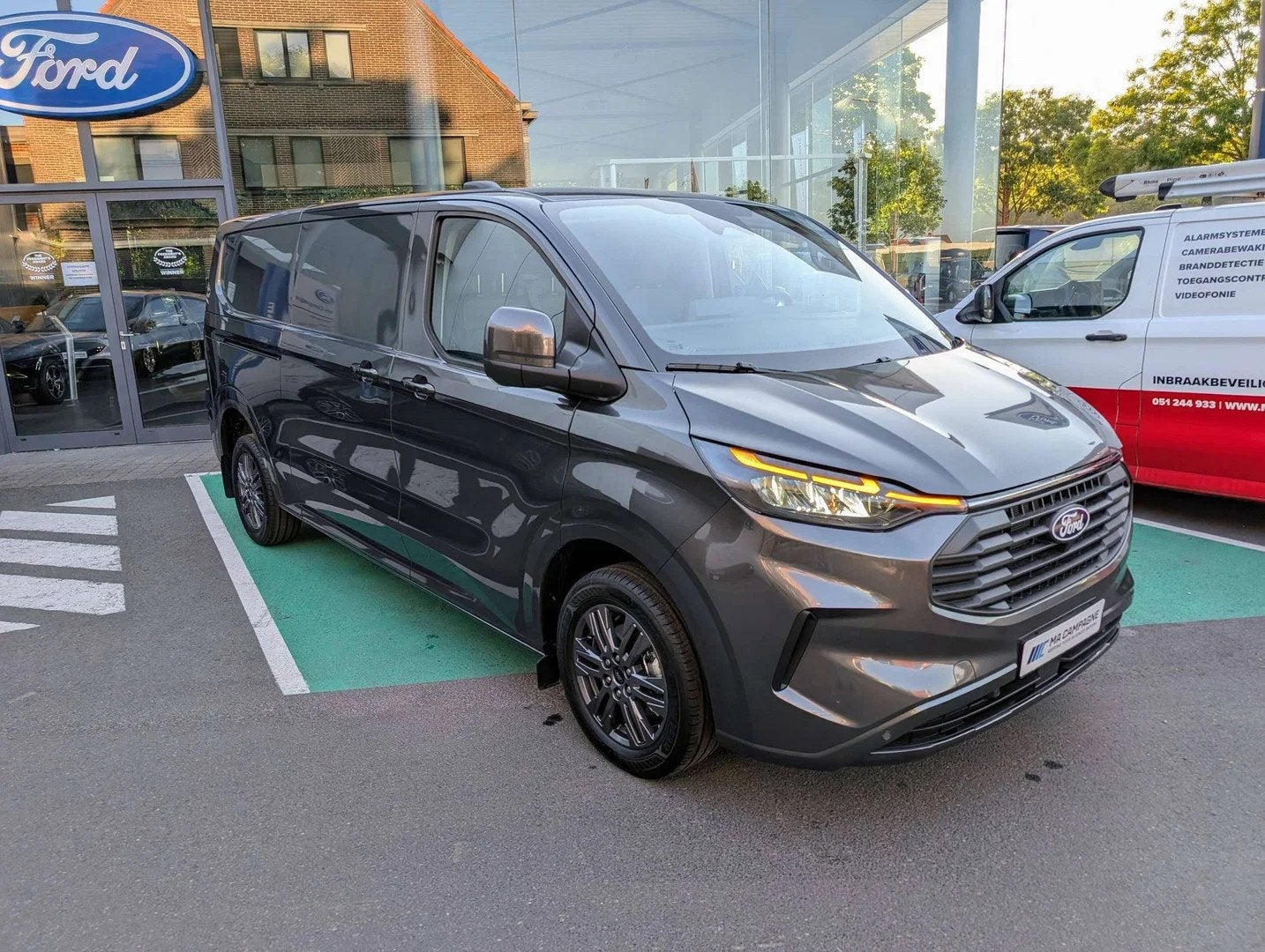 Ford Transit Custom Limited 320L L2 2.0TDCi 170pk A8 automaa, Autos, Argent ou Gris, Achat, Entreprise, 3 places