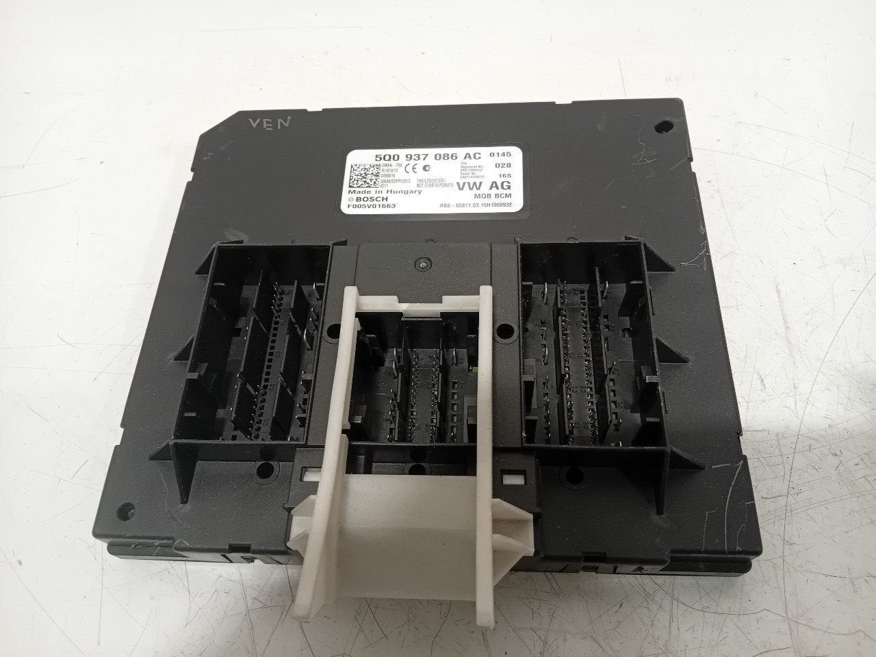 Computer body control Volkswagen Golf, Onderdelen@venauto.nl, Van der Ven Autorecycling B.V., Ettenseweg 76, 4706 PB Roosendaal, The Netherlands