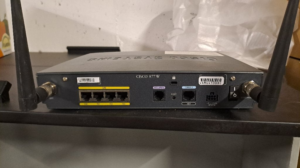 Cisco 887W-router ADSL, Computers en Software, Routers en Modems, Ophalen, Gebruikt, Router, Cisco