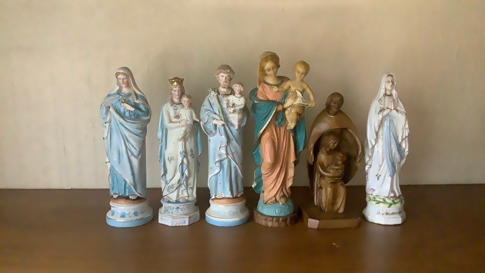 Religieuze beelden in porselein en steen, Enlèvement
