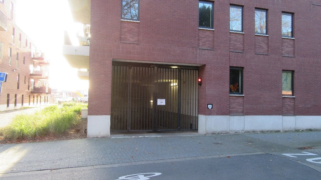 Autostaanplaats te huur in Turnhout centrum., Turnhout