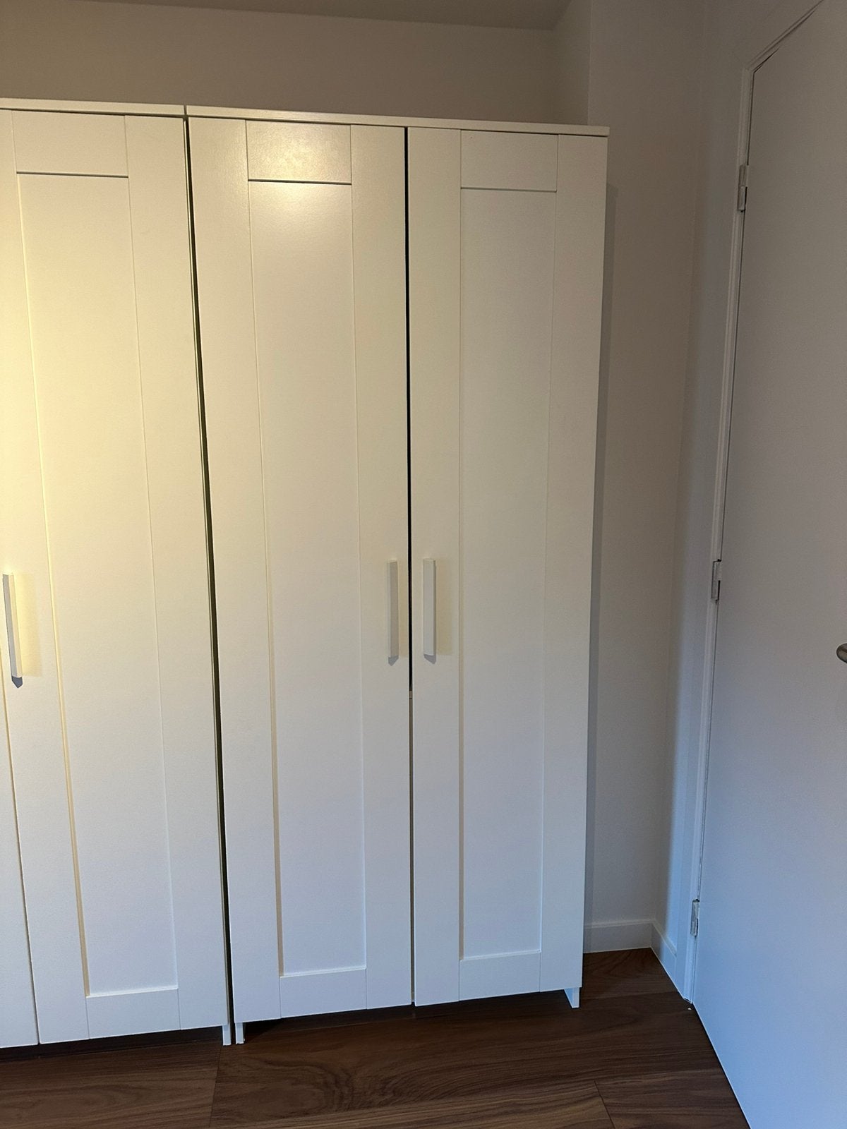 Brimnes kast Ikea wit 2 deurs, Maison & Meubles, Armoires | Penderies & Garde-robes, Enlèvement, Comme neuf