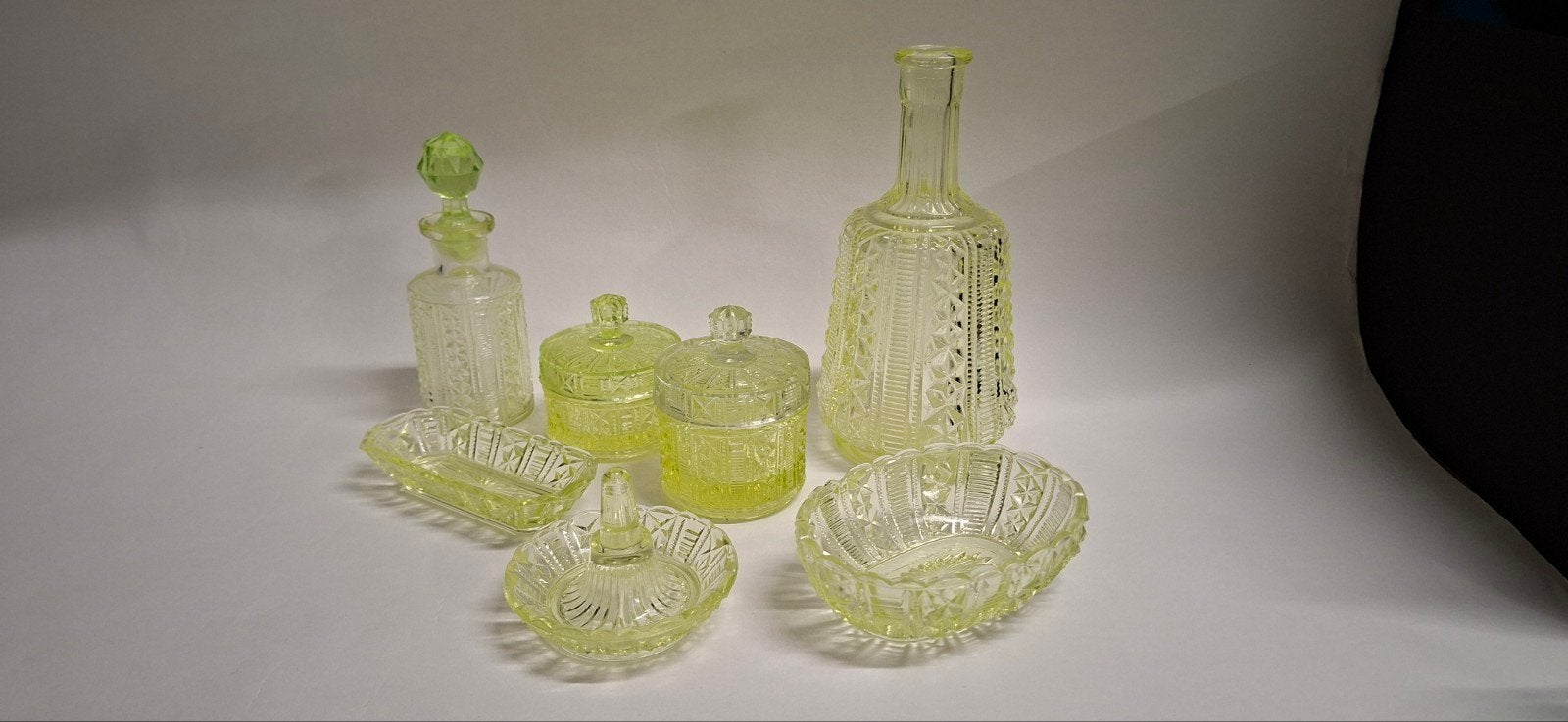 uranium vanity set van Scailmont vaseline glas, Antiek en Kunst, Ophalen