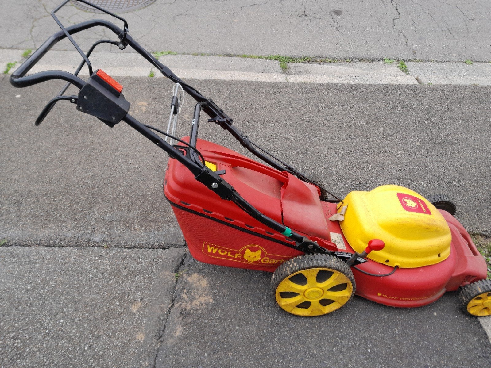 Bonne tondeuse à vendre, Enlèvement